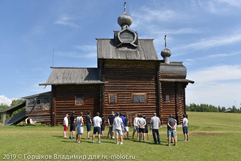 Хоккеисты «Молота-Прикамье» познакомились с архитектурно-этнографическим музеем «Хохловка»